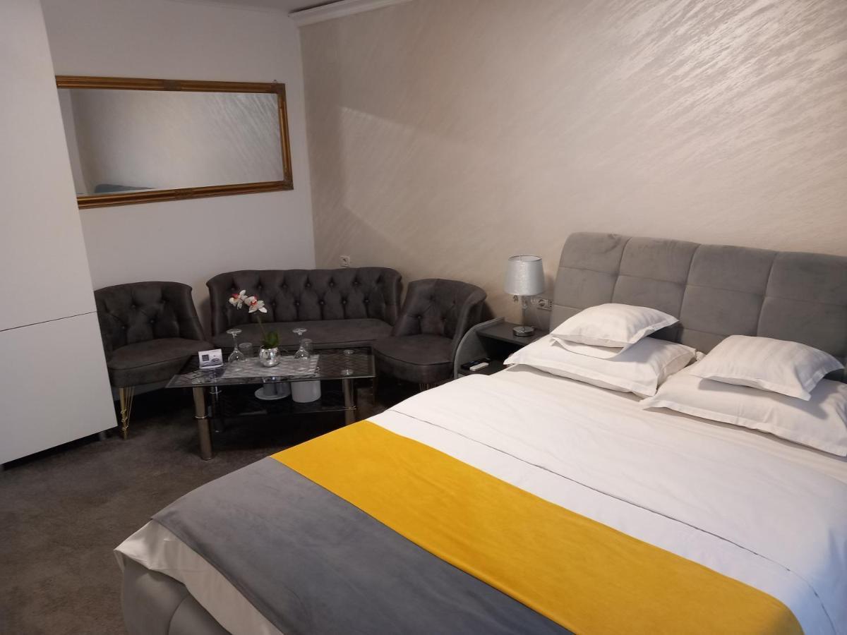 Vila Davison Târgu Jiu Exteriér fotografie