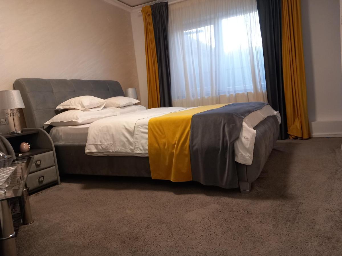 Vila Davison Târgu Jiu Exteriér fotografie