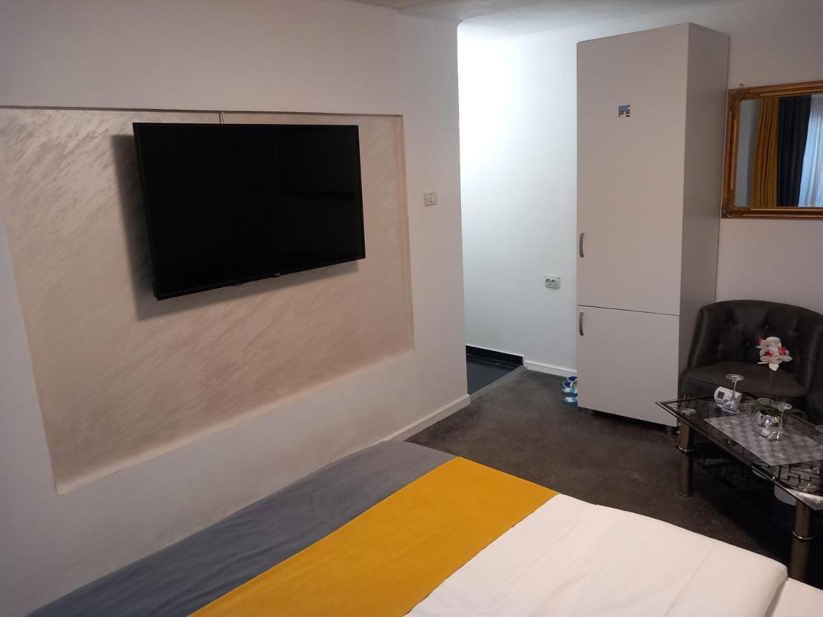 Vila Davison Târgu Jiu Exteriér fotografie